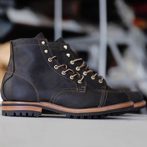 Men’s Leather Look Ankle Boots – Lace-Up Cap Toe Boots with Non-Slip Rubber Sole