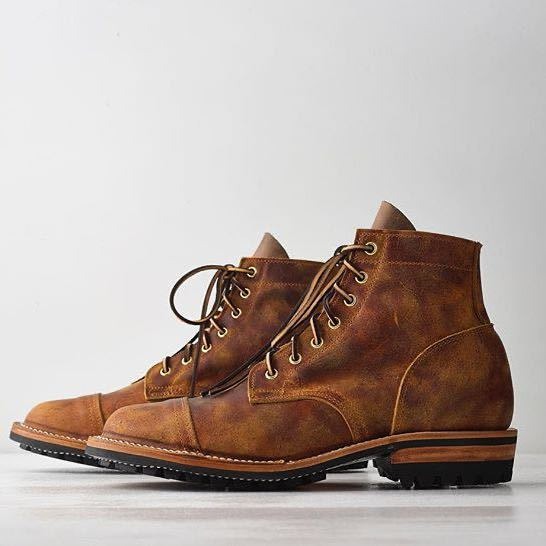 Men’s Leather Look Ankle Boots – Lace-Up Cap Toe Boots with Non-Slip Rubber Sole
